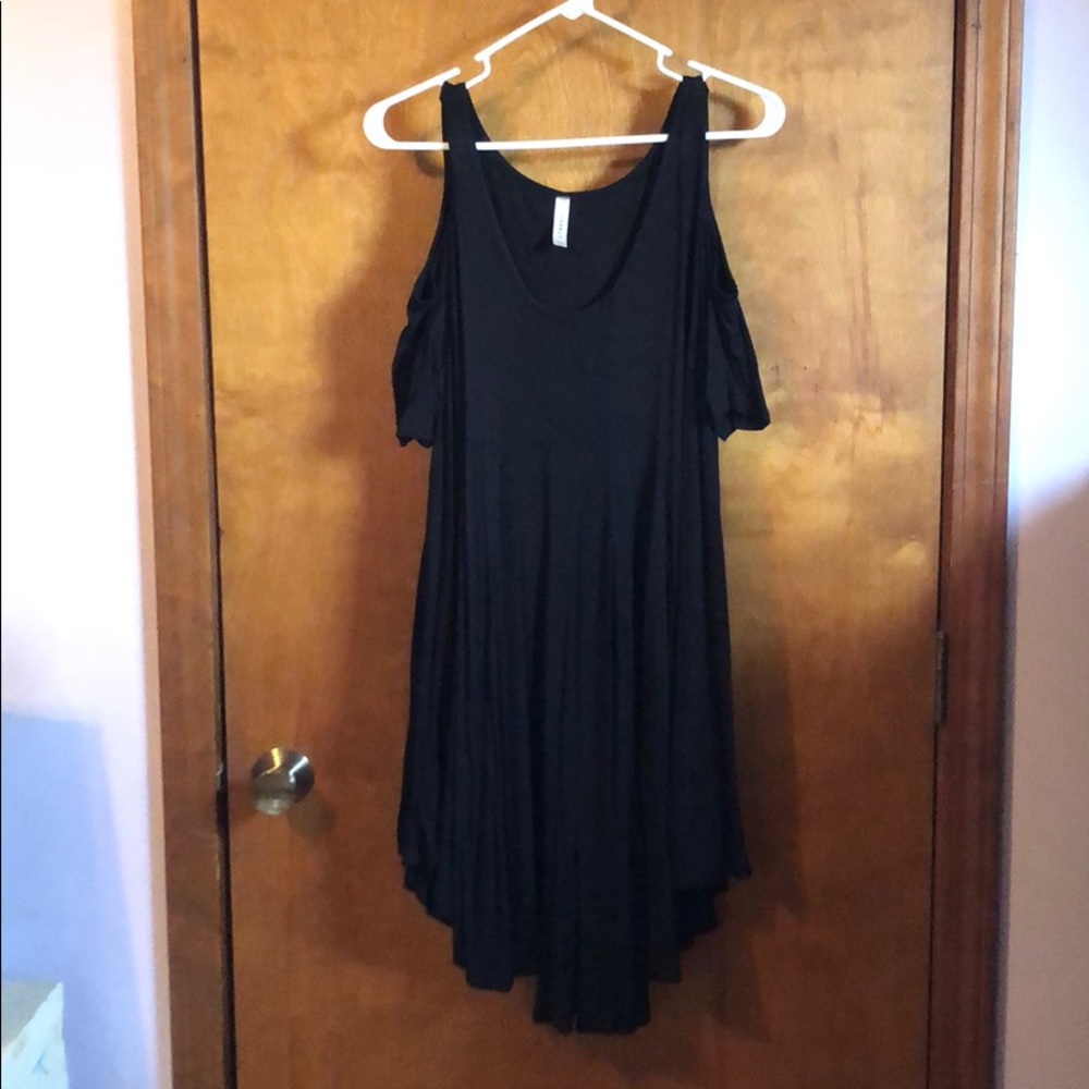 Black cold shoulder shirt